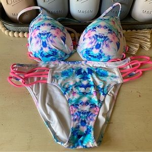 32C Victoria’s Secret The Fabulous Bikini Top and Small Knockout Bikini Bottoms